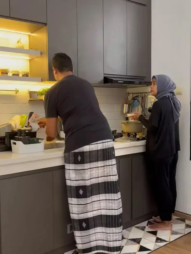 Model Dapur Tantri Kotak