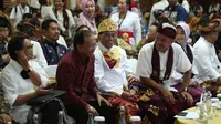 Menteri Perhubungan RI Budi Karya Sumadi (tengah berbaju putih) hadir mewakili Presiden Jokowi membuka Munas ke-XIII Kagama di Hotel Grand Inna Bali Beach, Denpasar, Bali, Jumat (15/11/2019). (Ist)