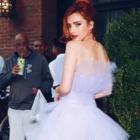 Bicara soal penampilan vulgar nampaknya bukan hal asinglagi bagi Bella Thorne. Wanita berusia 19 tahun ini seringkali dikabarkan memamerkan bentuk tubuhnya yang seksi di berbagai kesempatan. (Instagram/bellathorne)
