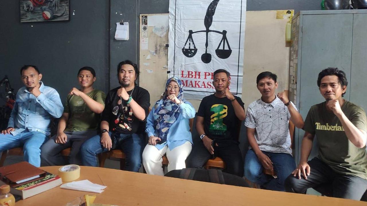 Dalam pertimbangannya, majelis juga mempertimbangkan bahwa karena penggugat merujuk ke jurnalisnya.