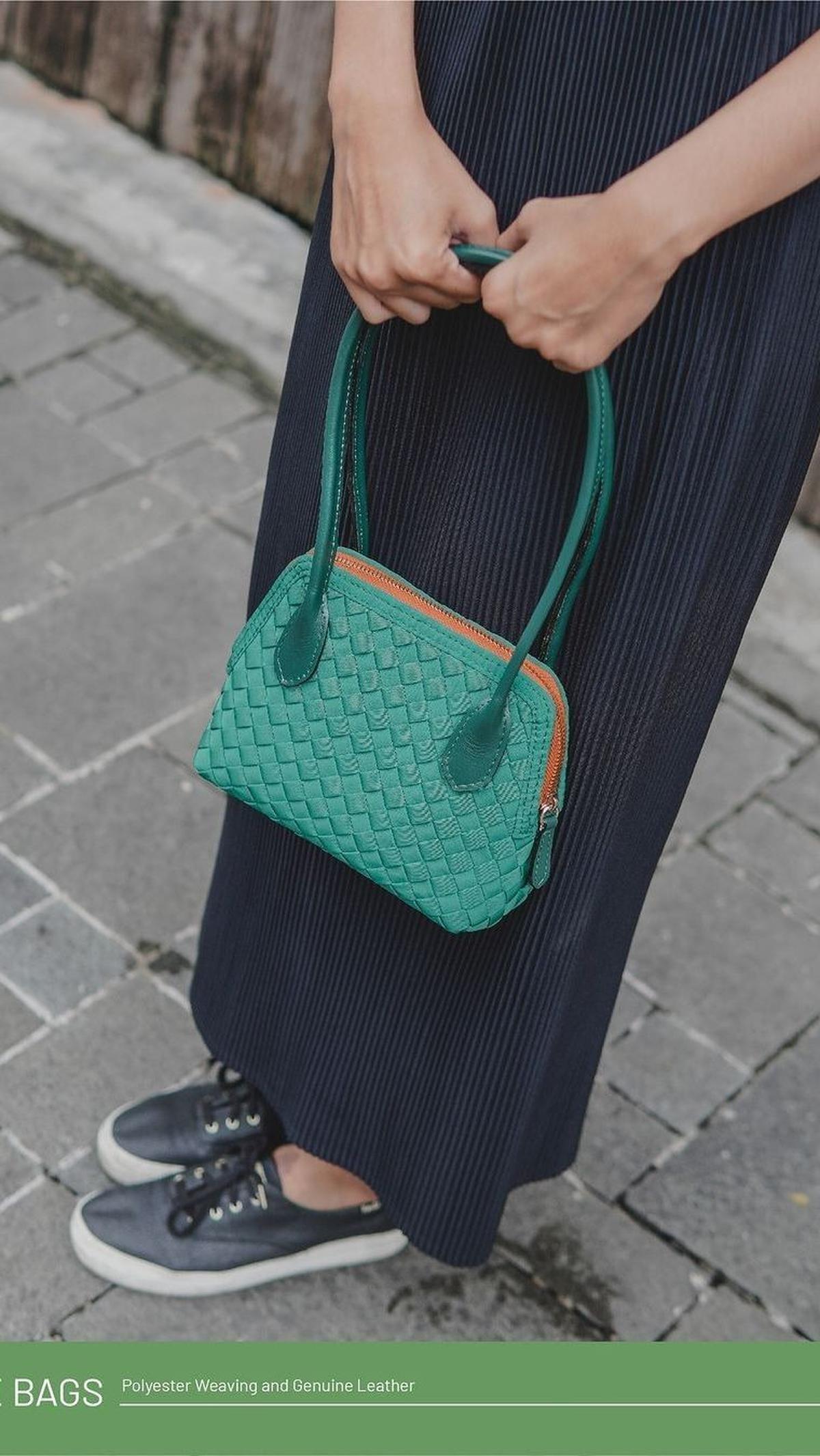9. Webe, Tas Handmade dari Produk Lokal