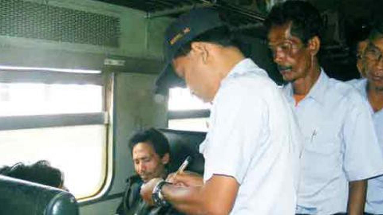 Cara calo tiket tipu petugas stasiun