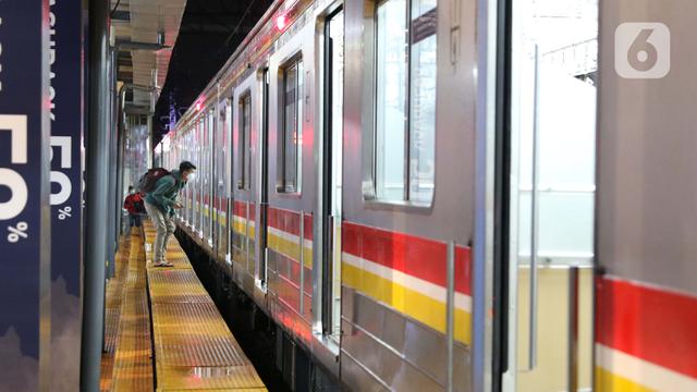 Pekan Pertama PSBB, Begini Suasana Stasiun Manggarai