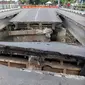 Akibat terjangan derasnya arus suangai itu, jembatan Dangin Tukadaya yang panjangnya mencapai tujuh meter itu langsung ambruk.