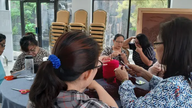 Kembangkan Ekonomi Kreatif, TP PKK Kota Bitung Berdayakan Ibu Rumah Tangga Kelola Sampah