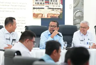 Kepala Badan Komunikasi Pemerintah (Bakom) RI Muhammad Qodari dalam konferensi pers di Kantor Bakom RI, di Jakarta, Rabu (29/4/2026). (Istimewa)