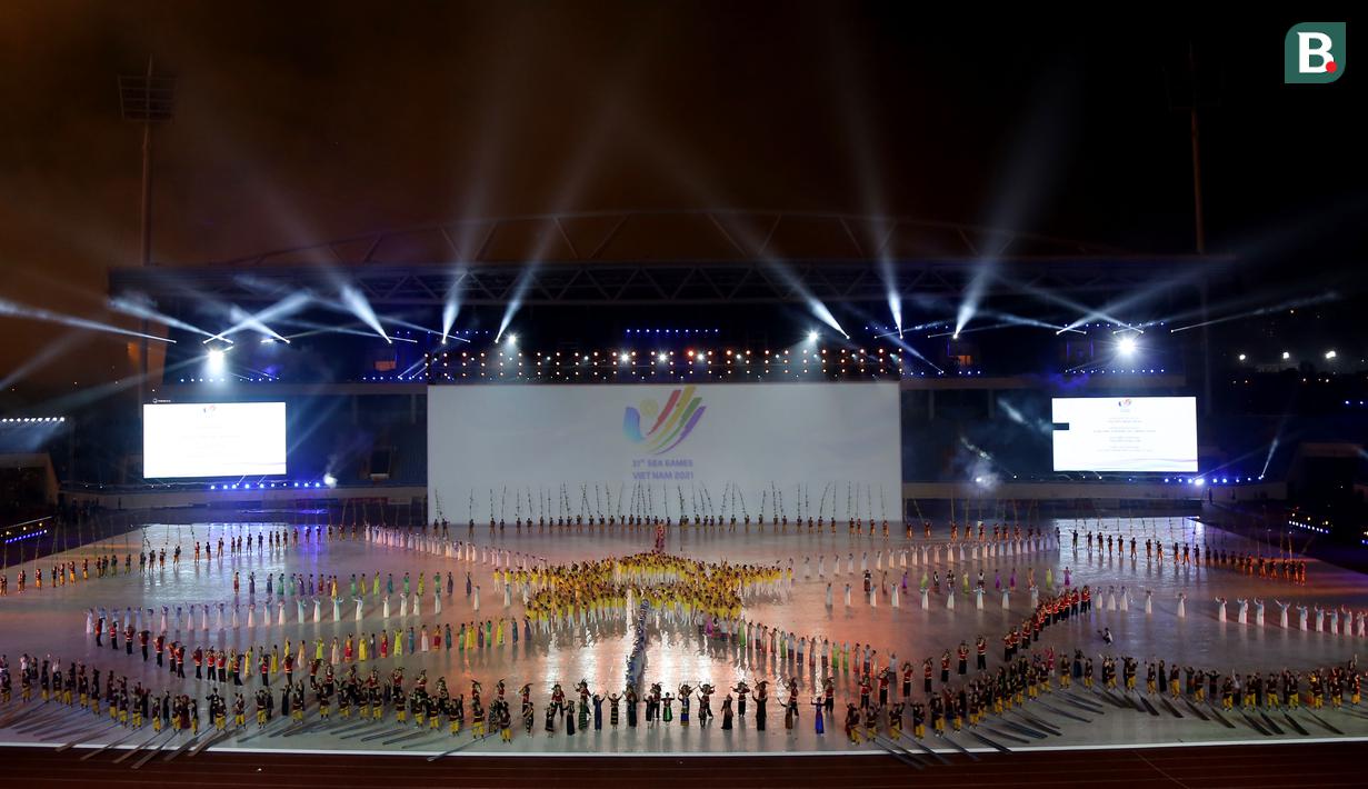 Tema "Let's Shine", yang juga menjadi lagu resmi SEA Games 2021, didefinisikan sebagai kekuatan batin dalam persamaan dan perbedaan budaya Asia Tenggara. (Bola.com/Ikhwan Yanuar)