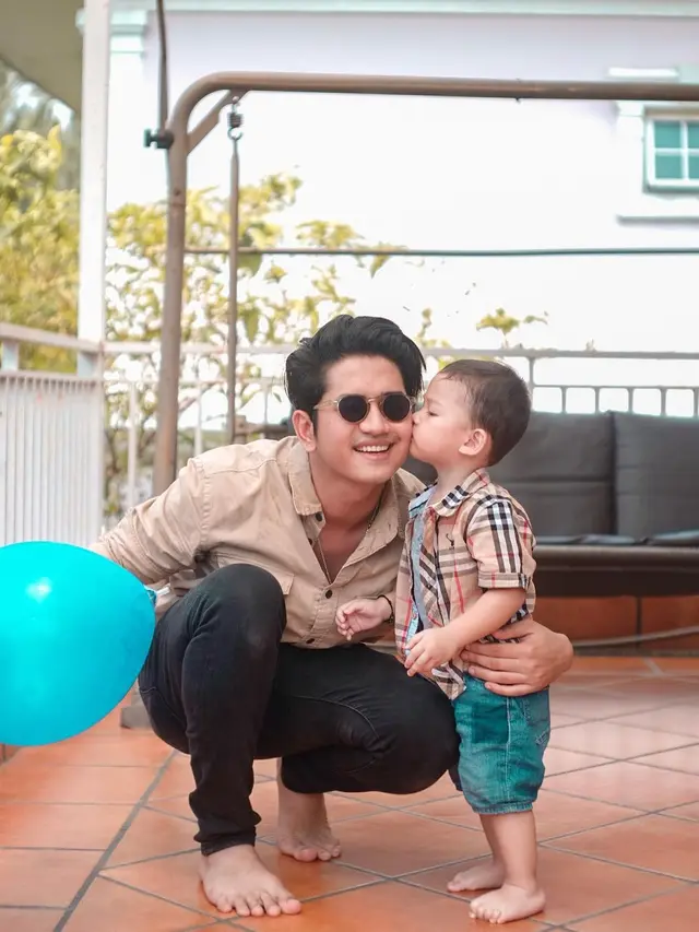Diblokir Alvin Faiz, Ini 7 Potrret Kebersamaan Zikri Daulay Bersama Anak Kandung
