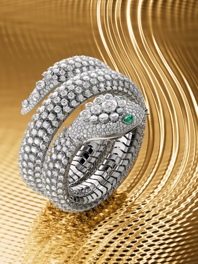 6 Potret Koleksi Terbaru Bvlgari Serpenti Pallini, Jam Tangan Berhiaskan Perhiasan Mewah