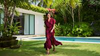 Model Long Dress Bahan Crepe dengan Potongan Wrap (Reve)