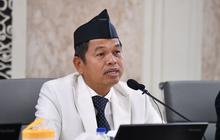 Momen Tegang Dedi Mulyadi Terjebak Macet, Turun Mobil Langsung Lari Nebeng Motor Polisi ke Acara Prabowo di Unhan
