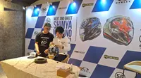 Berburu Tanda Tangan Shinya Nakano di Helm Arai RX7X Nakano Shuriken Gold Edisi Terbatas