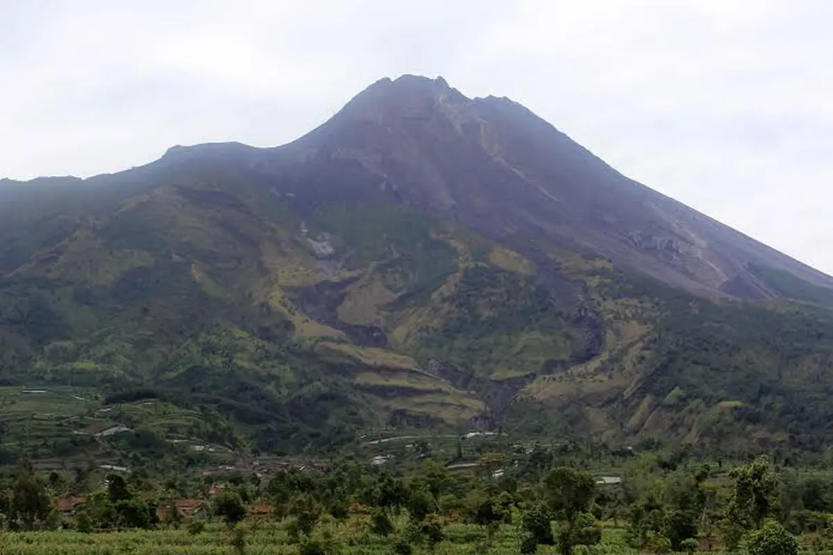 Sambut HUT RI ke-69, Pendaki Dilarang Naik ke Puncak Merapi
