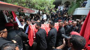 Guruh Soekarnoputra Dimakamkan di Samping Pusara Fatmawati