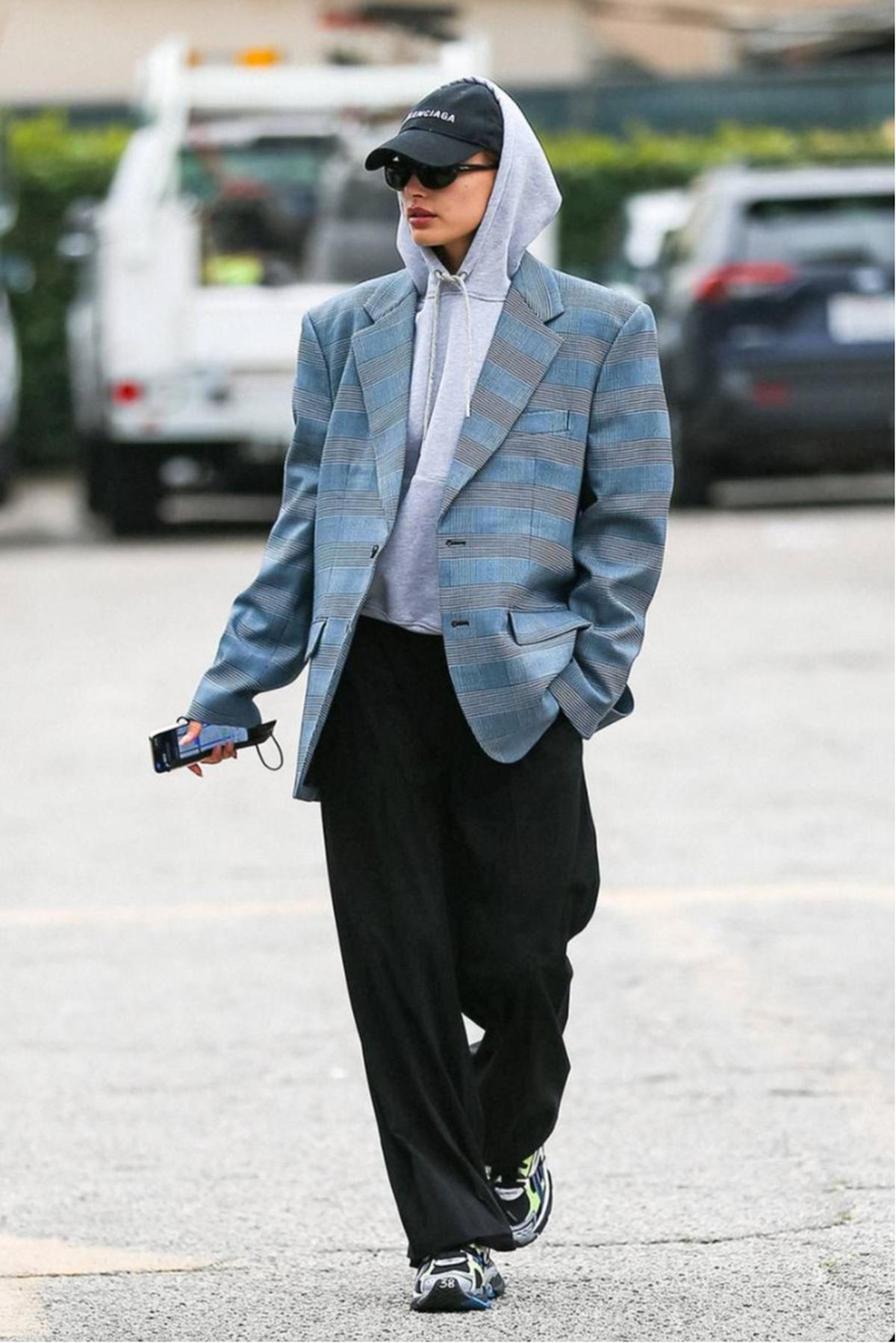 Hailey Bieber: Dari Entrepreneur Hingga Ikon Fashion, Ini Rahasia Kesuksesannya