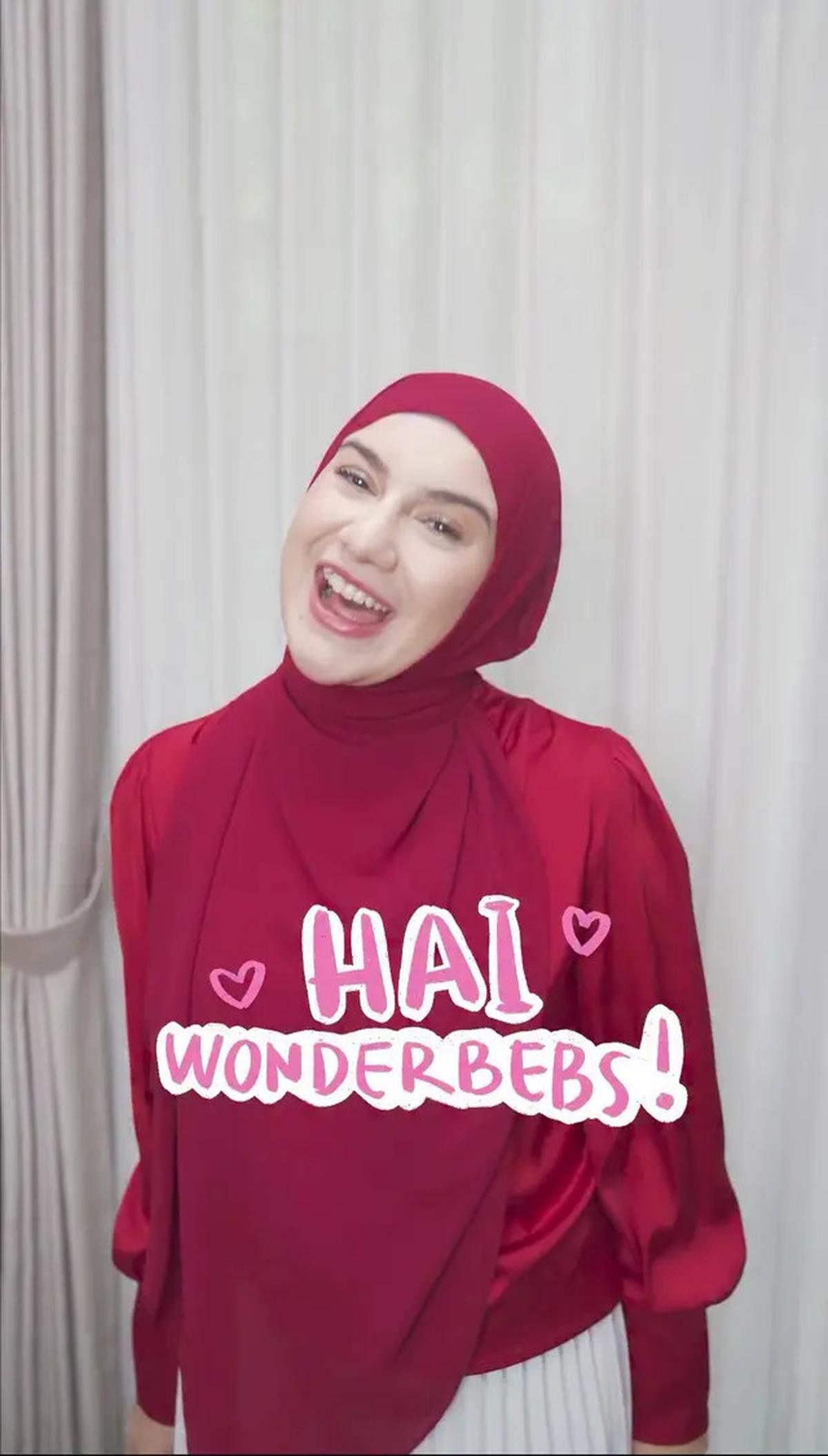 7 Outfit Merah Putih Hijab Artis, Cocok Dipakai Jalan Santai dan Lomba