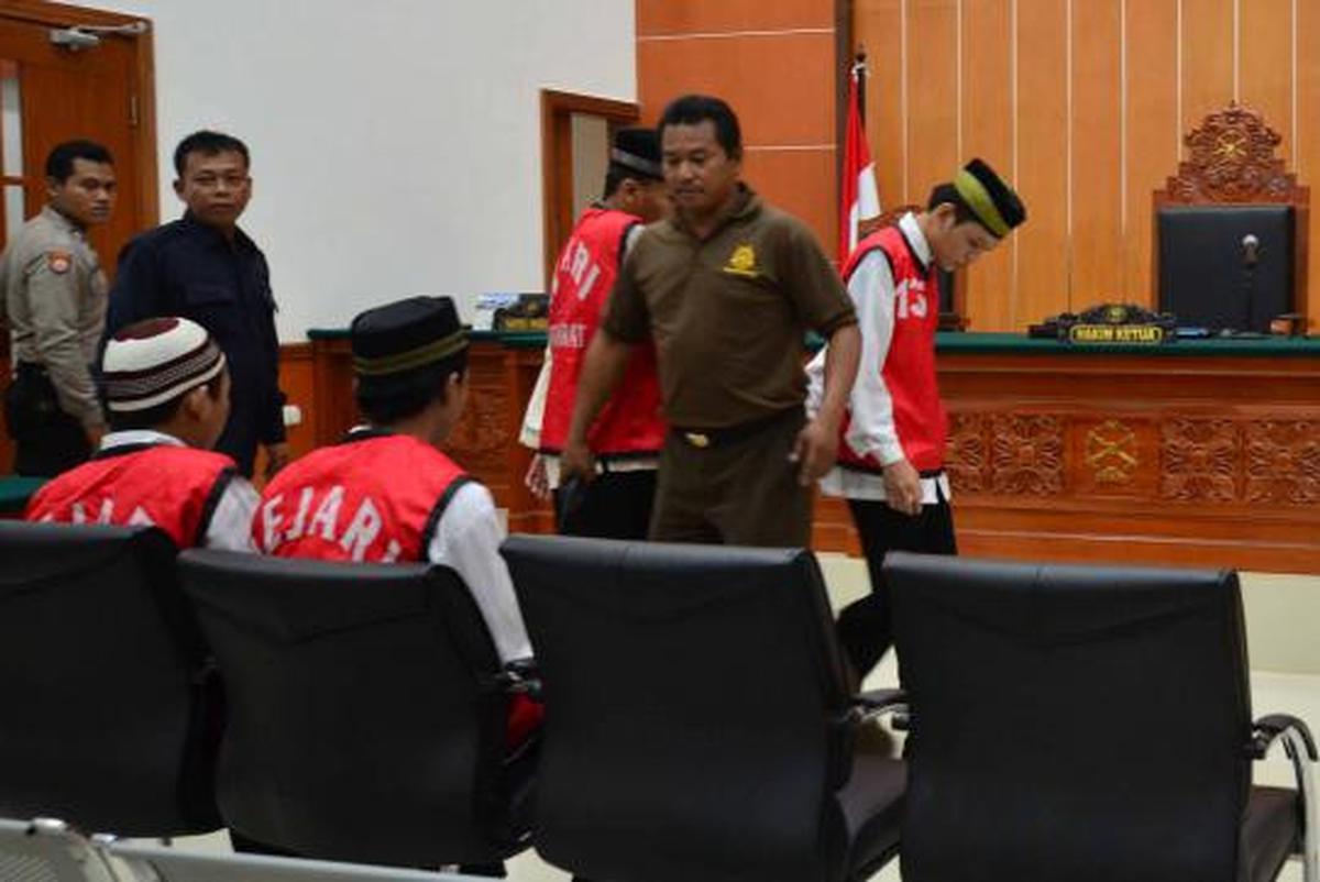 Vonis seumur hidup di sidang Livia