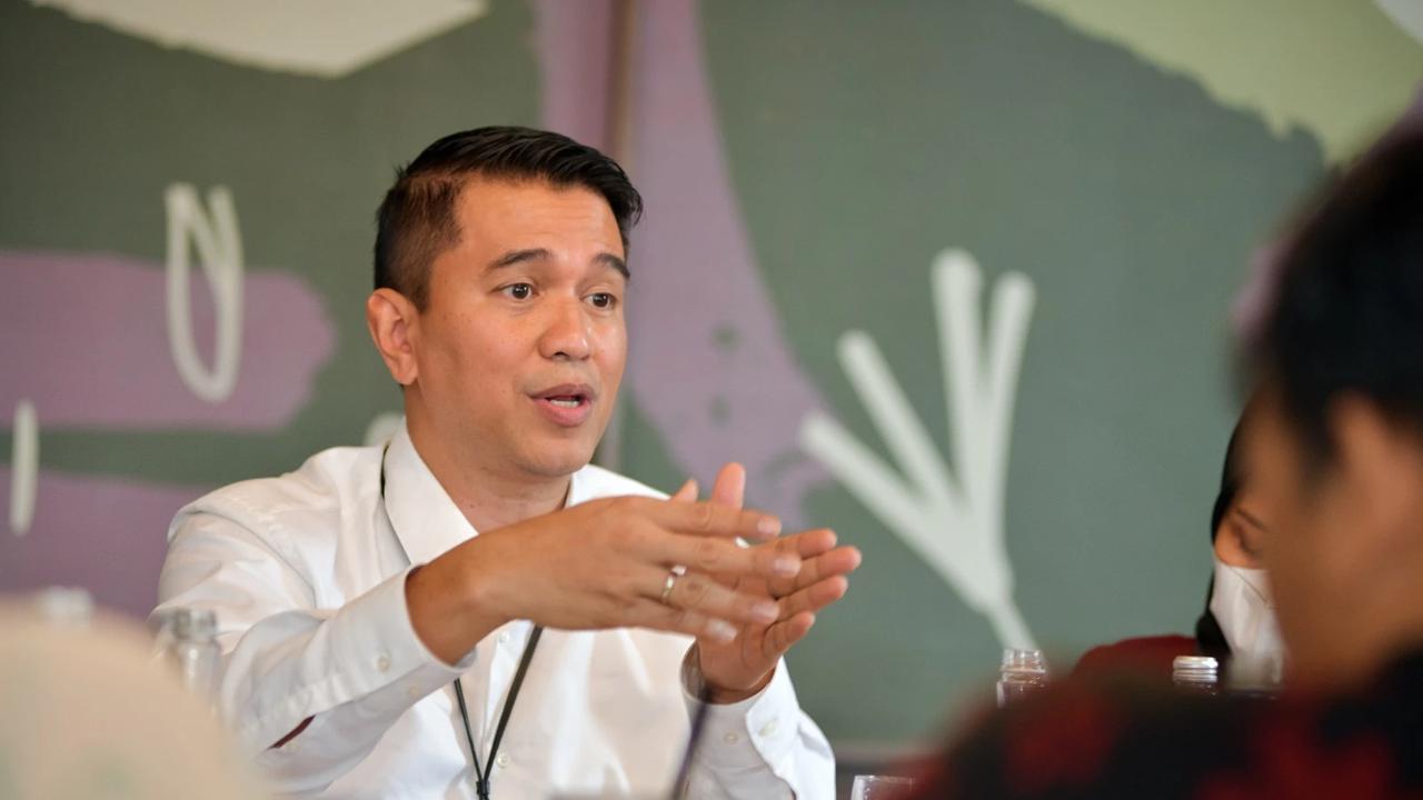 Corporate Secretary BTN, Ramon Armando