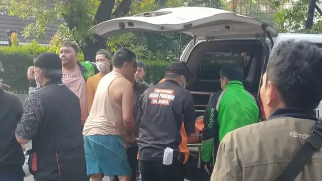 TKP kecelakaan seorang siswa SMA Negeri di kawasan Bulungan, Kebayoran Baru, Jakarta Selatan.