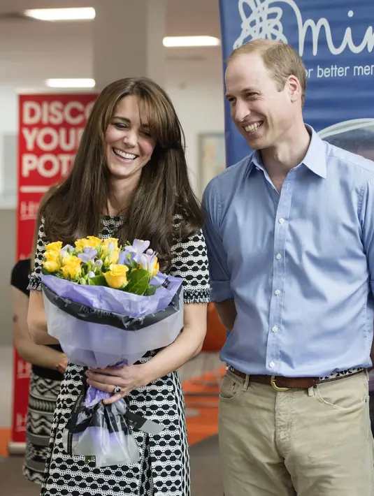 Hmm.. pasangan kerajaan Inggris ini juga sempat putus nyambung. Pangeran William dan Kate Middleton pacaran dari tahun 2004 dan putus di tahun 2007. Usai tiga bulan mereka pun kembali bersama. (Getty Images/Elle)