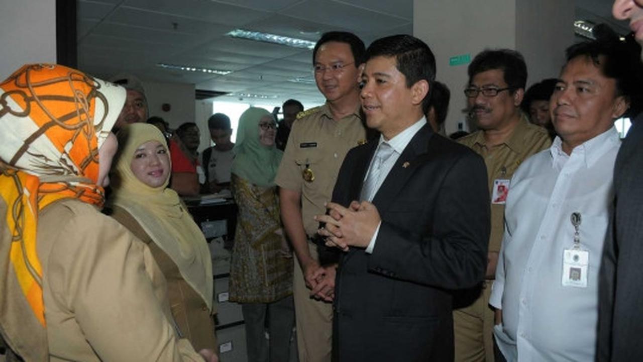 Usai cuti Lebaran, Menteri Yuddy sidak kantor Ahok