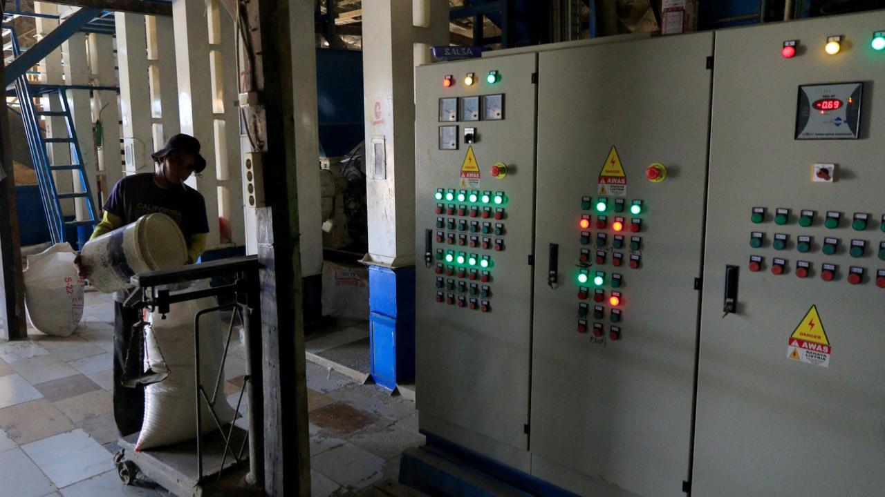 Penggilingan padi di Bekasi manfaatkan program Electrifying Agriculture PLN