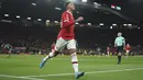 Gelandang Manchester United, Jadon Sancho berselebrasi usai mencetak gol ke gawang Middlesbrough pada putaran keempat Piala FA 2021/2022 di stadion Old Trafford di Manchester, Inggris, Sabtu (5/2/2022). MU kalah lewat adu penalti 7-8 dari Middlesbrough. (AP Photo/Jon Super)