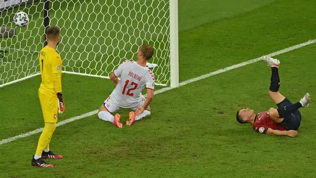 Kasper Dolberg mencetak gol kedua Timnas Denmark saat melawan Timnas Republik Ceska di perempat final Euro 2020 di Baku Olympic Stadium, Baku, Azerbaijan, Sabtu (3/7/2021).