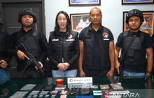 Polda Metro Jaya Ungkap Jaringan Peredaran Tembakau Sintetis Ratusan Gram di Jakarta Timur