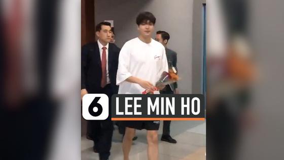 VIDEO: Usai Disalami Lee Min Ho, Wanita Ini Enggan Cuci Tangan