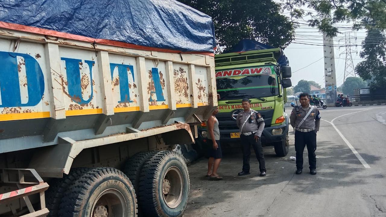 Polwan Cantik AKBP Netty Sampai Terpukau Sama Aksi Sopir Truk ini, Langsung Puji the Best & Kasih Love