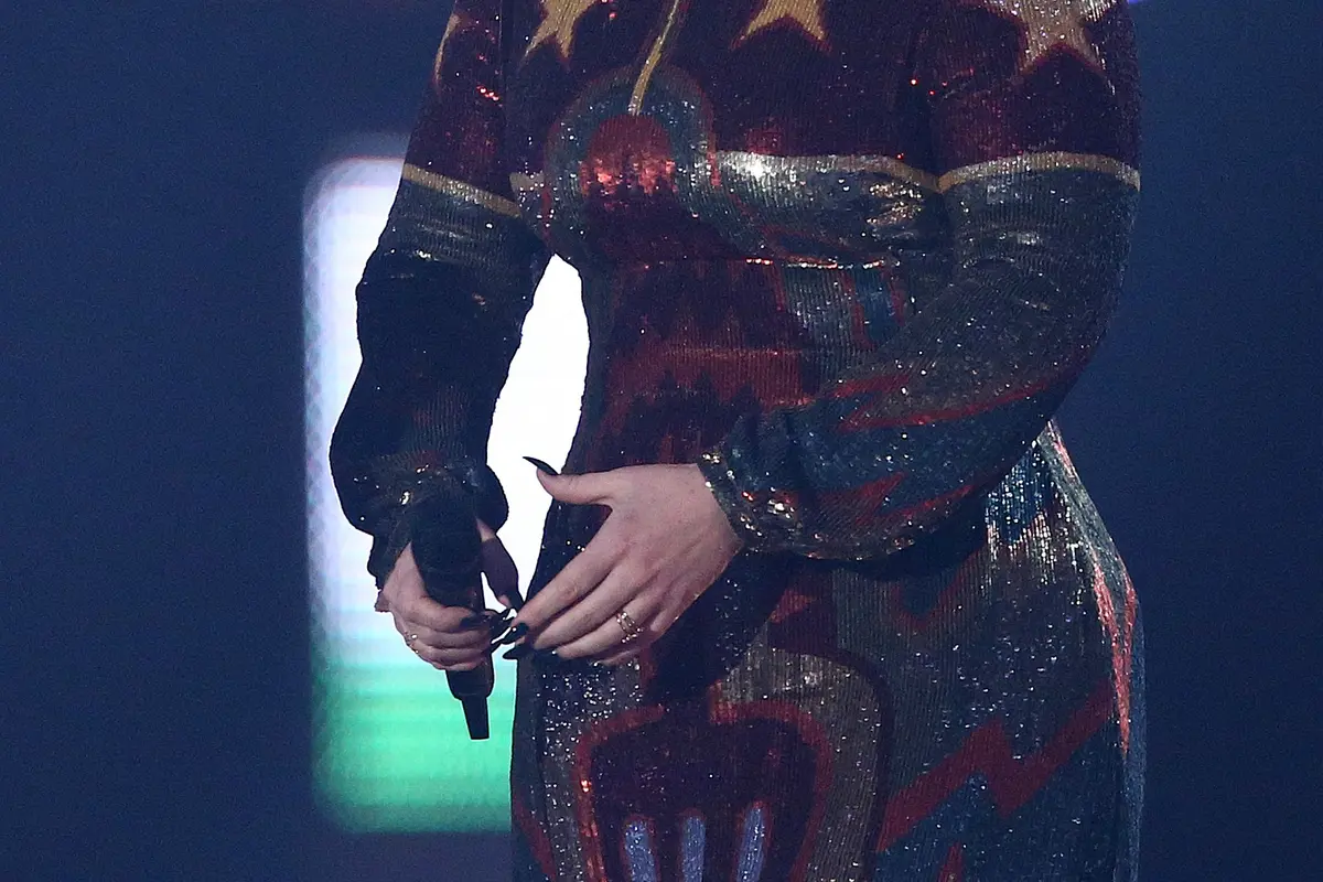 [Bintang] Adele
