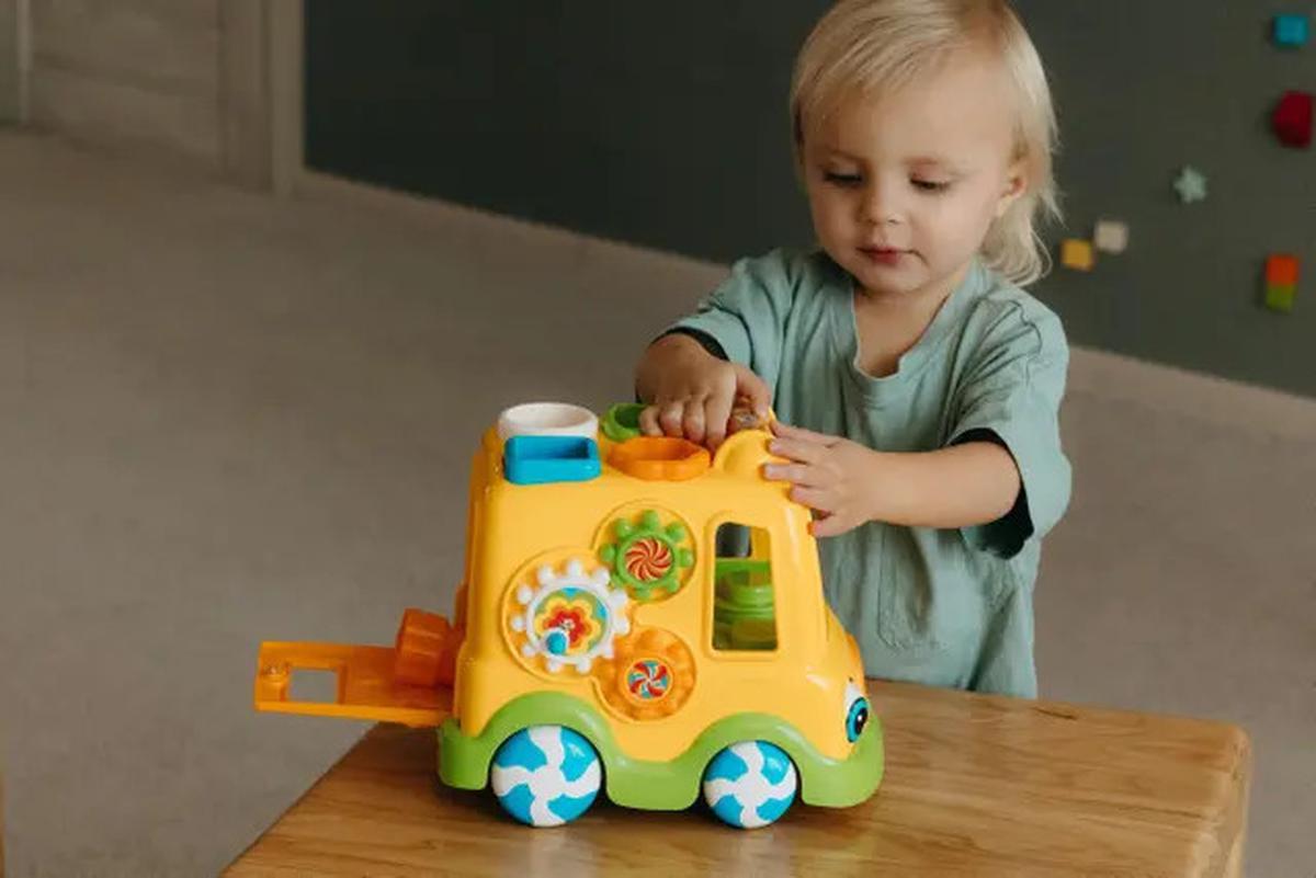 5 Tips Memilih Mainan Bayi yang Sesuai Usia untuk Mengasah Kemampuan Si Kecil