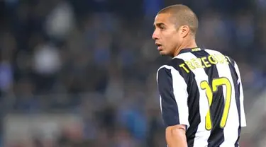 Penyerang Juventus, David Trezeguet dalam leg pertama semifinal Coppa Italia menghadapi Lazio di Stadio Olimpico, Rome, 3 Maret 2009. AFP PHOTO/Vincenzo Pinto