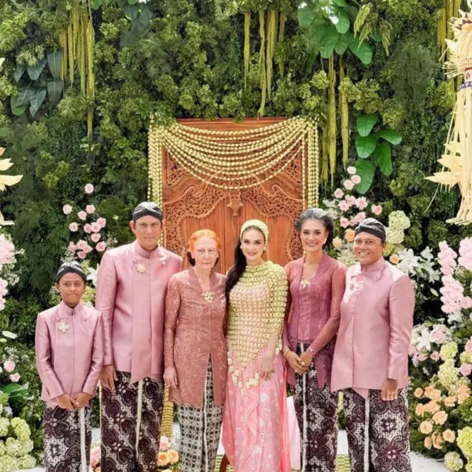 Siraman Luna Maya HL