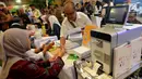 Sebuah alat kesehatan pungukur gula darah selama pameran Pembangunan Kesehatan dan Produksi Alat Kesehatan Dalam Negeri di ICE BSD, Tangerang, Selasa (12/2). Pameran alat kesehatan merupakan produksi dalam negeri. (Merdeka.com/Arie Basuki)