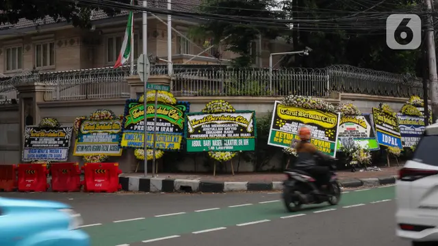 karangan bunga di kedutaan iran