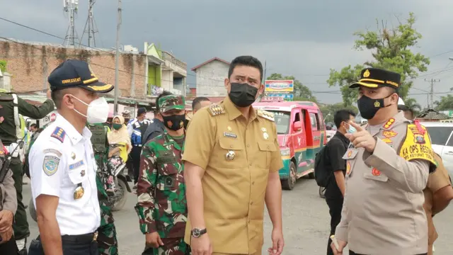 Cegah Warga Medan Tertular Covid-19, Bobby Nasution Tinjau Langsung Penyekatan Batas Kota