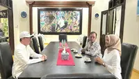 Suasana Lebaran, Stafsus Wapres Tina Talisa Silaturahmi ke Rumah Jokowi