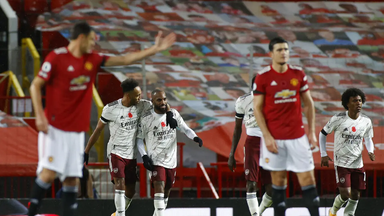 FOTO: Arsenal Permalukan Manchester United di Old Trafford