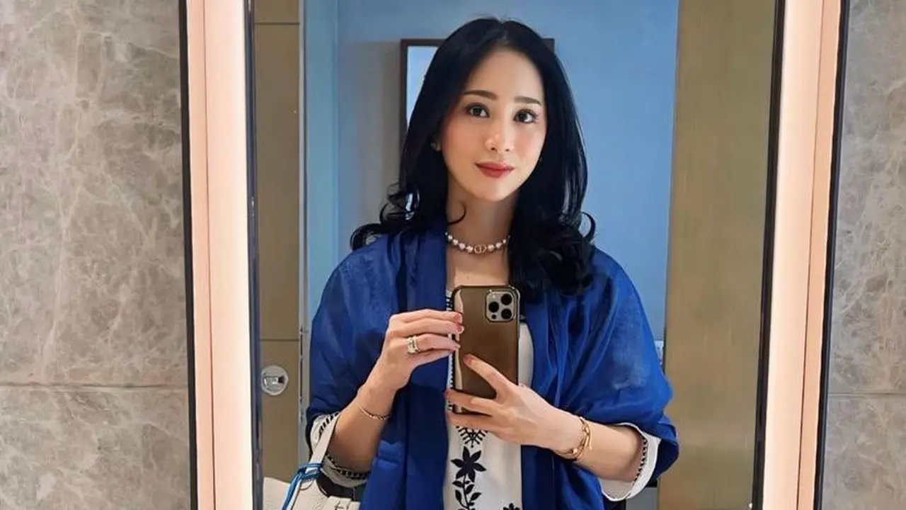6 Gaya Bunga Zainal Ikut Suami Jalani Ibadah Sikh di India, Tampil Anggun Berkerudung