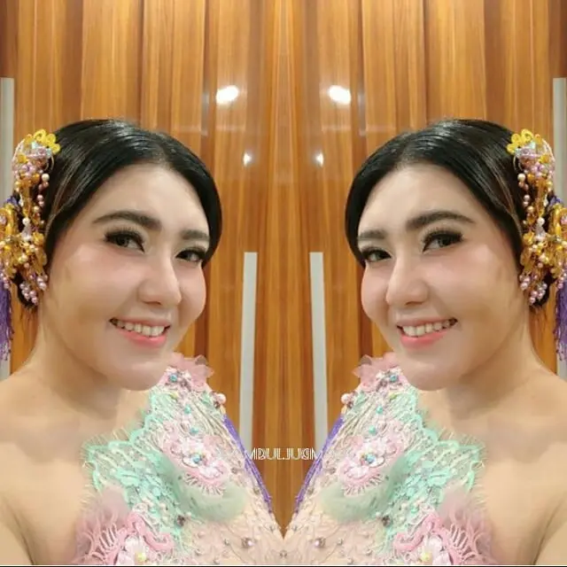 6 Gaya Via Vallen dalam Balutan Kebaya, Tampil Anggun