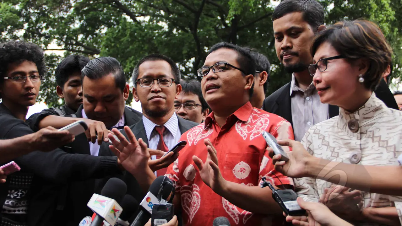 Pemeriksaan Perdana Denny Indrayana Sebagai Tersangka