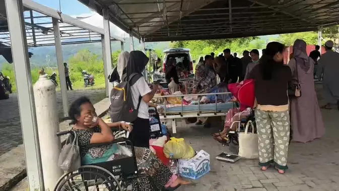 Gempa M 6,7 Palu, Pasien RSUD Sulbar Dievakuasi ke Tenda Darurat