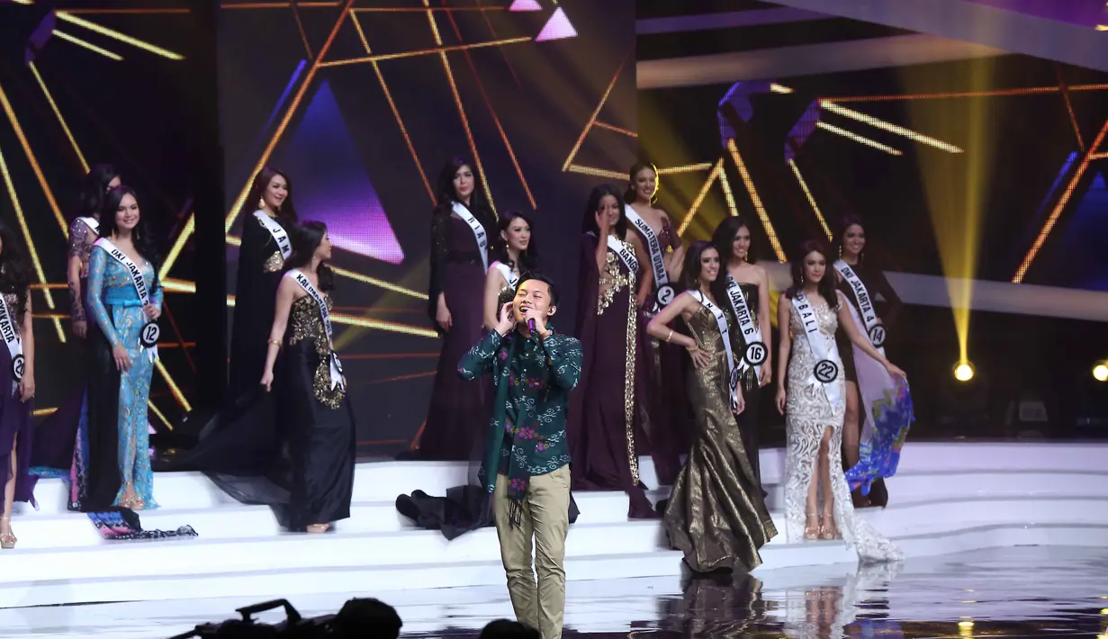 Penampilan Rizky Febian seakan menghipnotis para penonton.  (Foto: Nurwahyunan/Bintang.com)