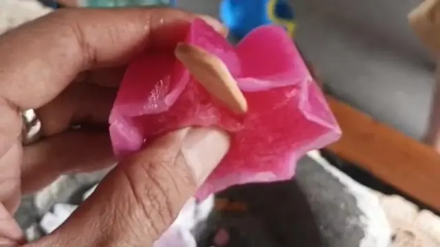 Viral Pedagang Dituding Jual Es Kue Jadul Berbahan Spons, Ternyata Hoaks dan Layak Konsumsi