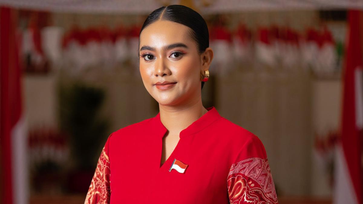 7 Atasan Batik Kombinasi Polos Modern Tema Hari Kemerdekaan 17 Agustus 1945 HUT RI ke-80