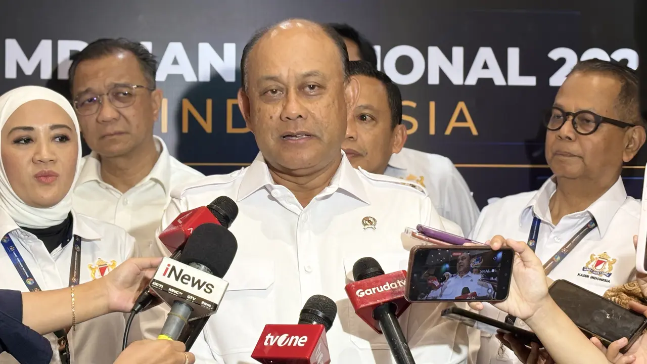 Kepala Badan Gizi Nasional (BGN) Dadan Hindayana saat acara Rapat Pimpinan Nasional KADIN, di Park Hyatt, Jakarta, Senin (1/12/2025). (Foto: Liputan6.com/Tira Santia)