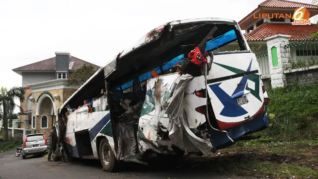 kecelakaan-bus-ciloto-130227c.jpg