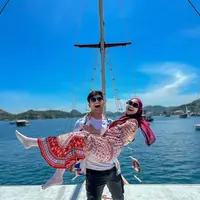 Ria Ricis dan Teuku Ryan Liburan di Labuan Bajo [instagram/riaricis1795]